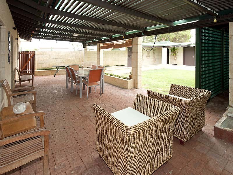 6 Indiana Parade, Singleton WA 6175