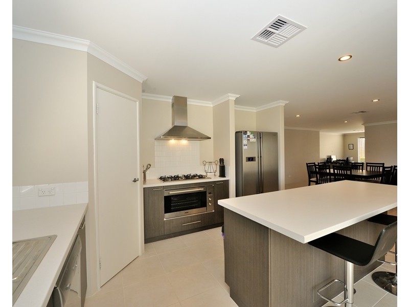 42 Makybe Drv, Baldivis WA 6171