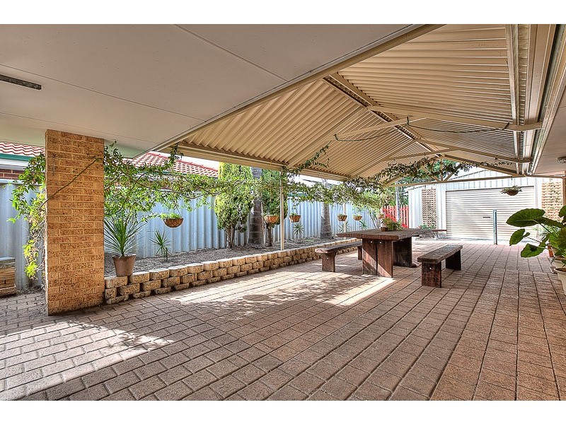 14 Kentia Close, Warnbro WA 6169