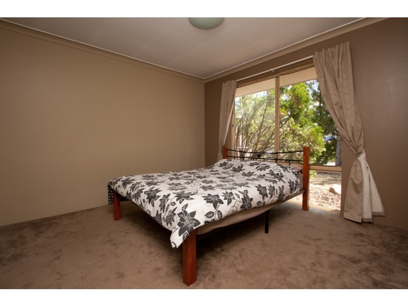 14 Kentia Close, Warnbro WA 6169