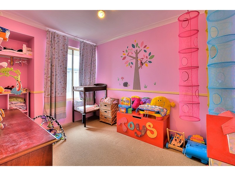 14 Kentia Close, Warnbro WA 6169