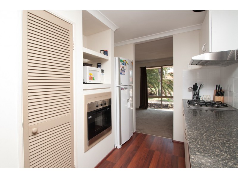 14 Kentia Close, Warnbro WA 6169