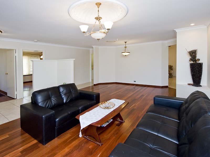 7 Ironmonger Court, Wellard WA 6170