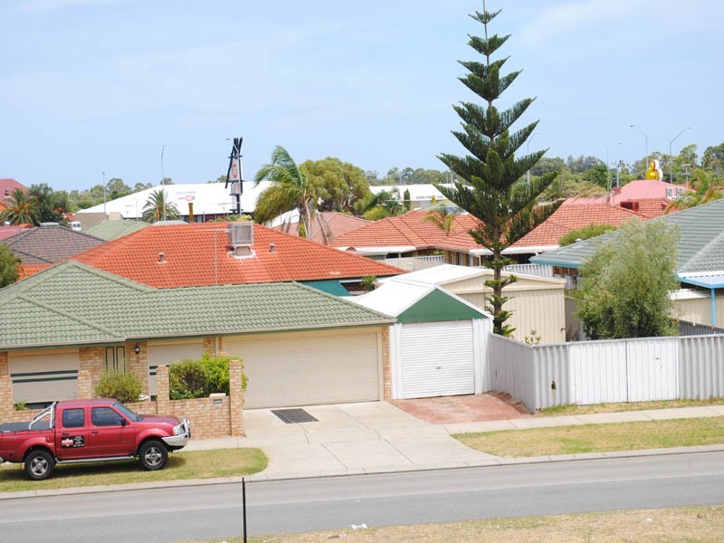 76 Cuthbertson Drive, Cooloongup WA 6168