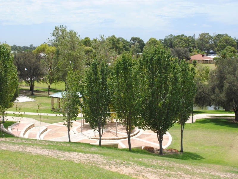 76 Cuthbertson Drive, Cooloongup WA 6168