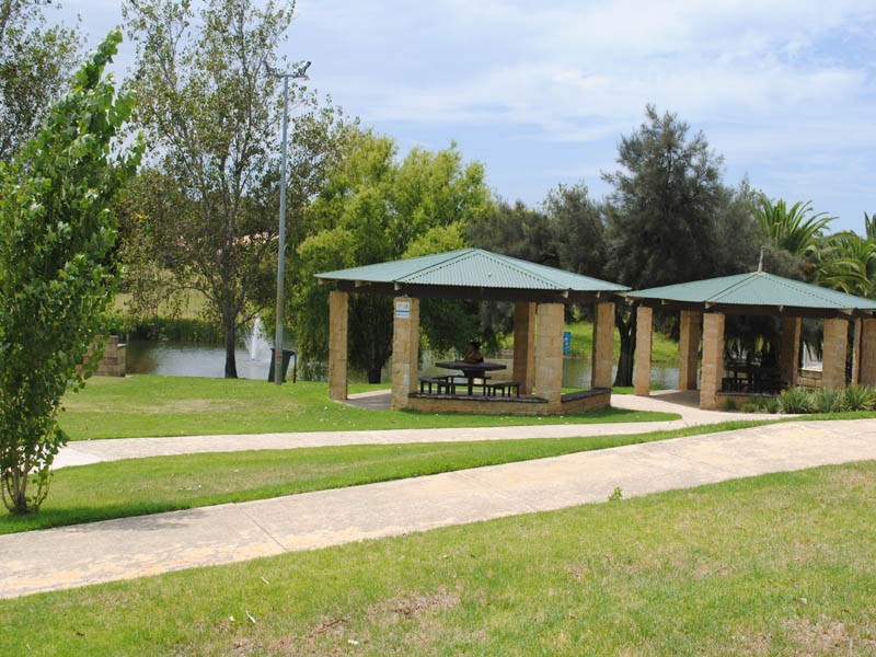 76 Cuthbertson Drive, Cooloongup WA 6168