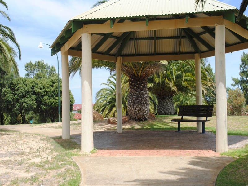 76 Cuthbertson Drive, Cooloongup WA 6168