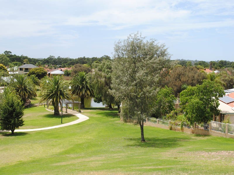 76 Cuthbertson Drive, Cooloongup WA 6168