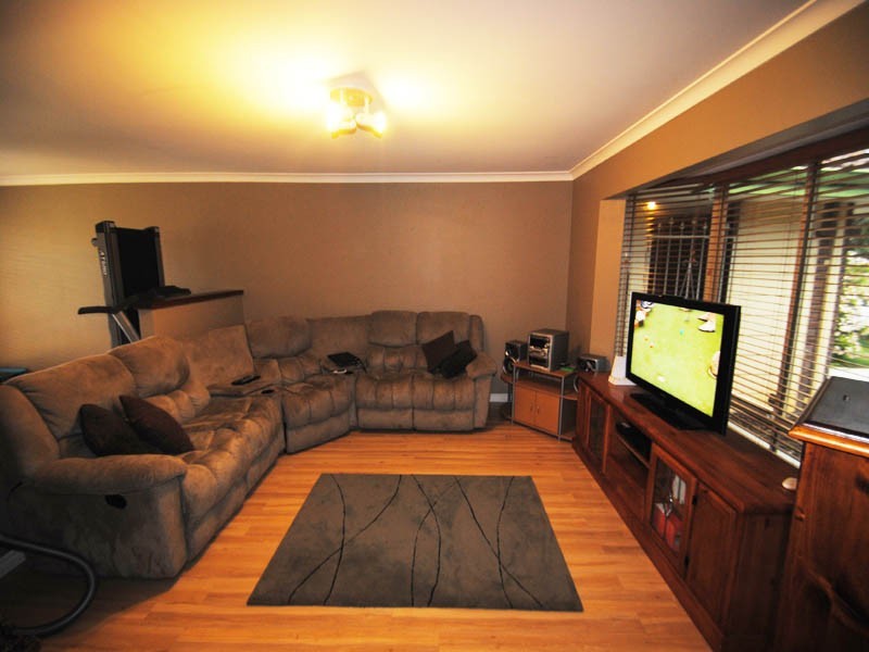 91 Fendam Street, Warnbro WA 6169