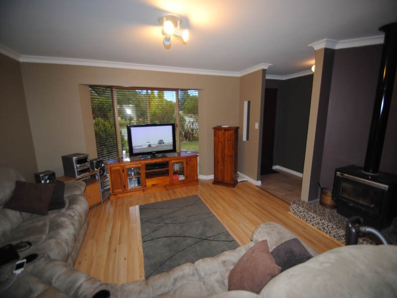 91 Fendam Street, Warnbro WA 6169