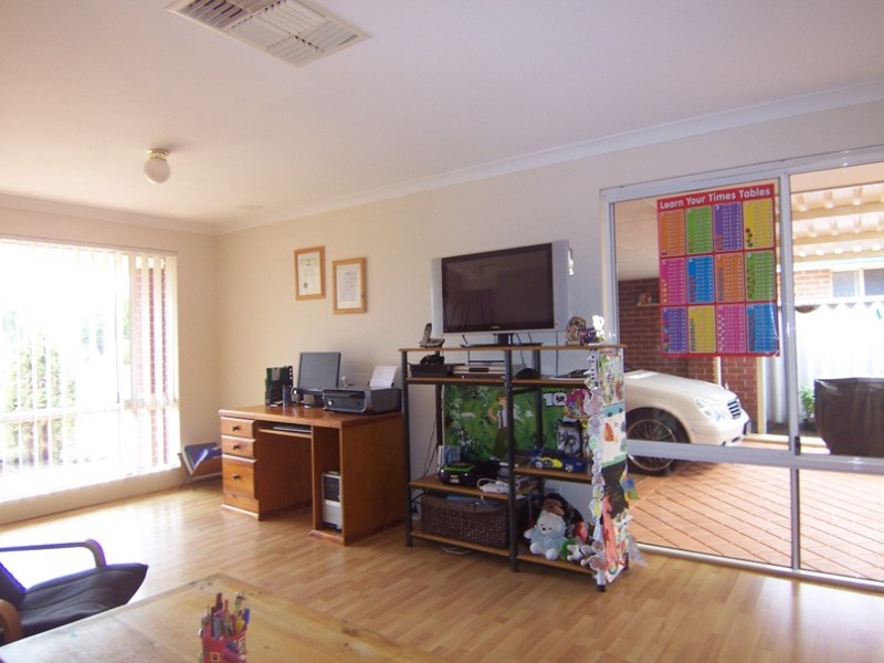 24 Trafalgar Gardens, Port Kennedy WA 6172