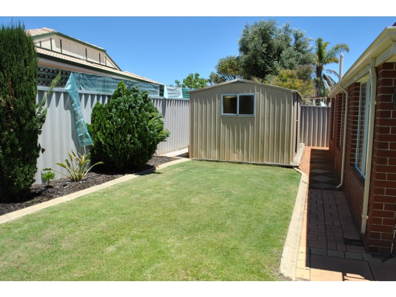 24 Trafalgar Gardens, Port Kennedy WA 6172