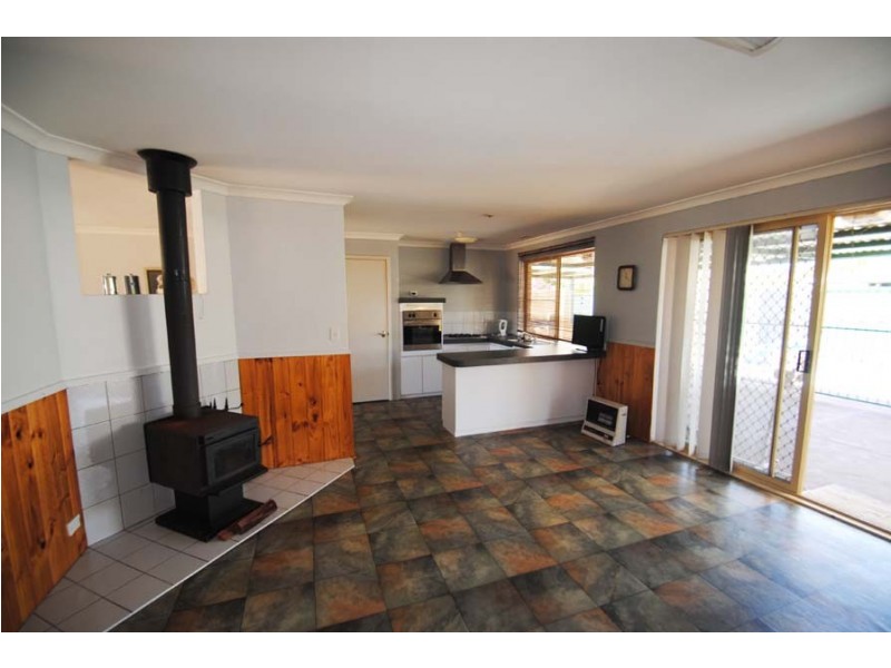 3 Nurrari Close, Waikiki WA 6169