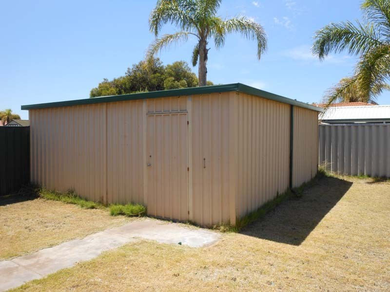 3 Nurrari Close, Waikiki WA 6169