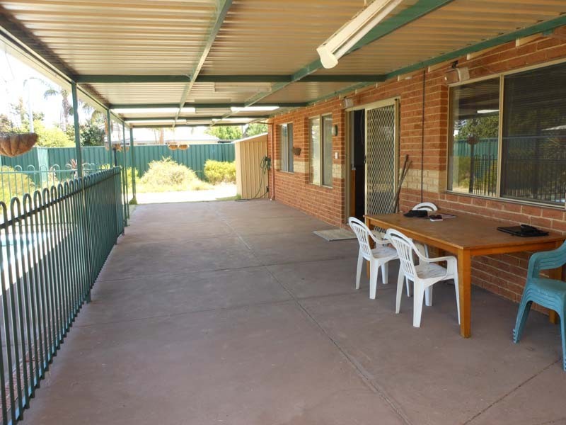 3 Nurrari Close, Waikiki WA 6169