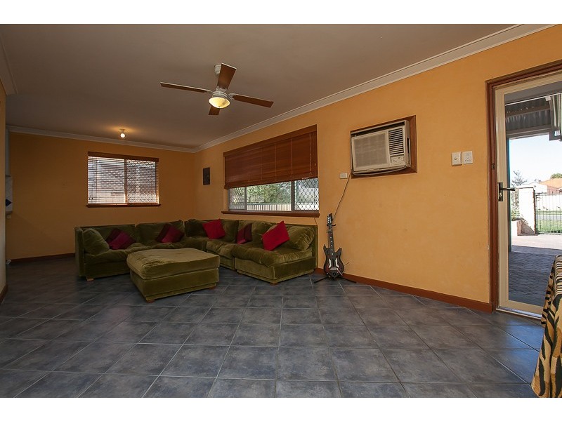 44 Rae Road, Safety Bay WA 6169