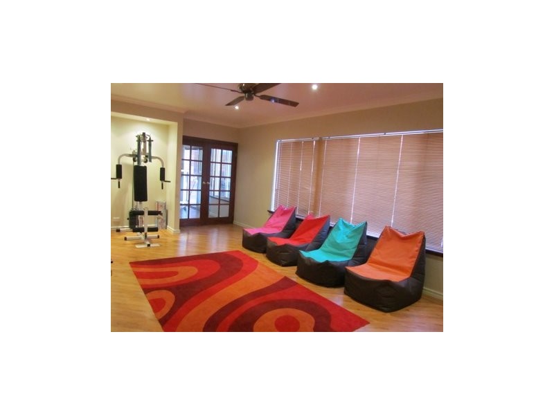 4 Meridian Mews, Waikiki WA 6169