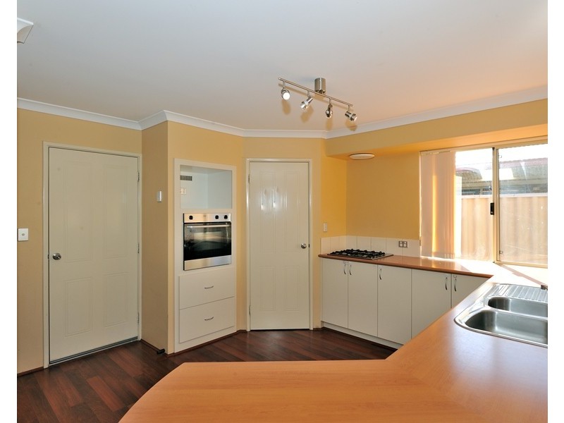 72 San Sebastian Blvd, Port Kennedy WA 6172