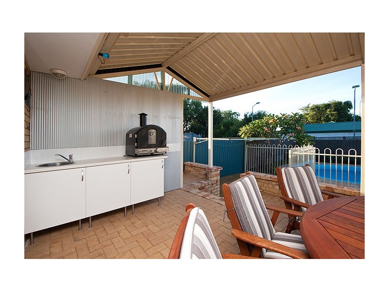 8 Griggs Way, Rockingham WA 6168