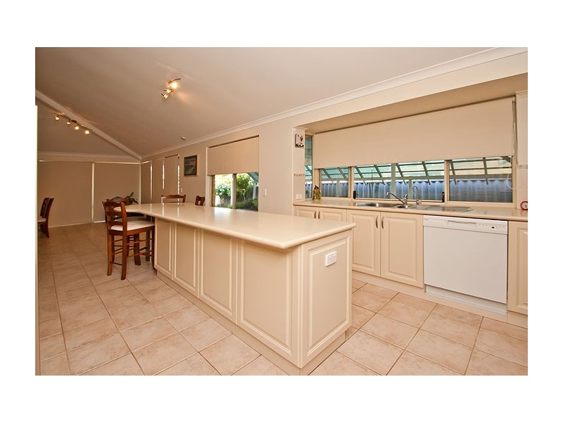 8 Griggs Way, Rockingham WA 6168