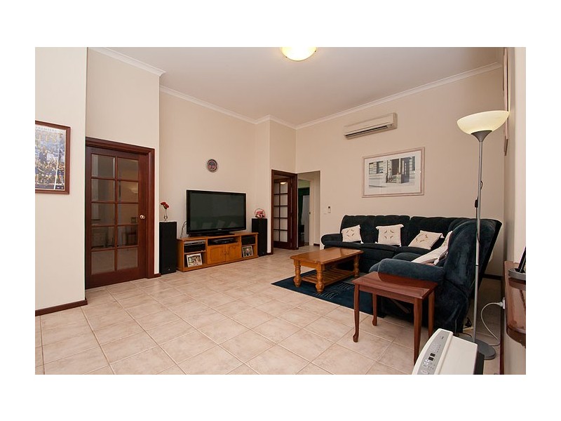 8 Griggs Way, Rockingham WA 6168