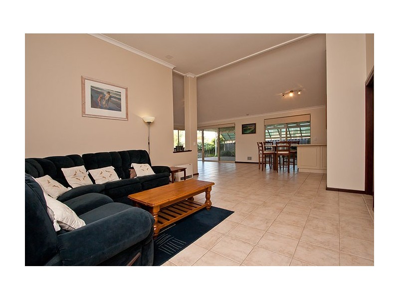 8 Griggs Way, Rockingham WA 6168