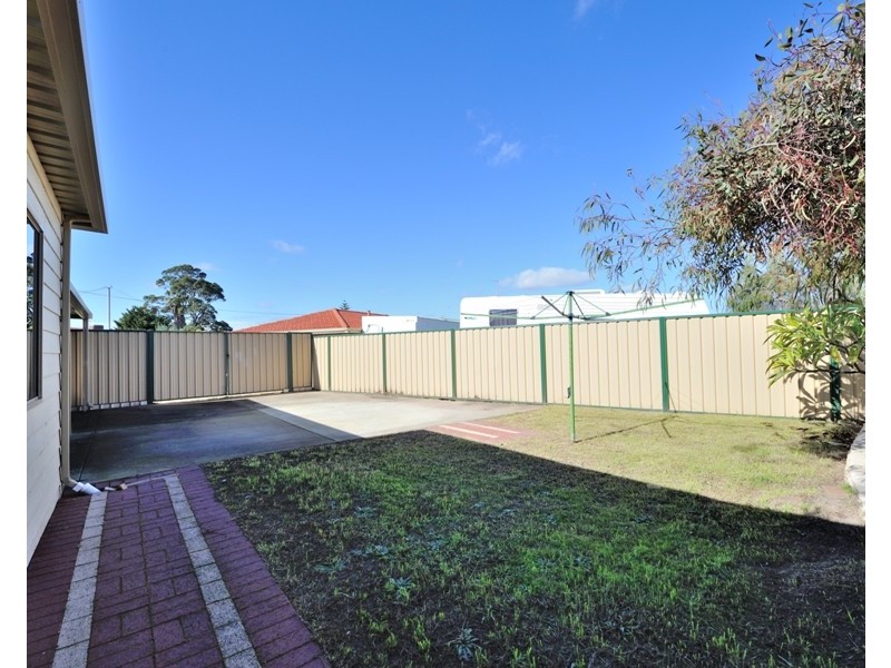 11 Windale Place, Cooloongup WA 6168