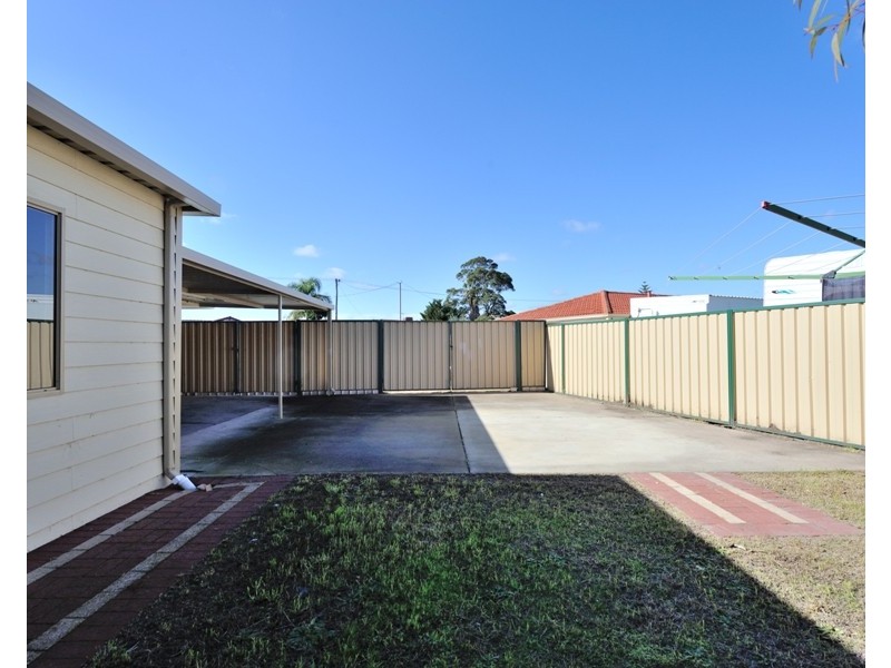 11 Windale Place, Cooloongup WA 6168
