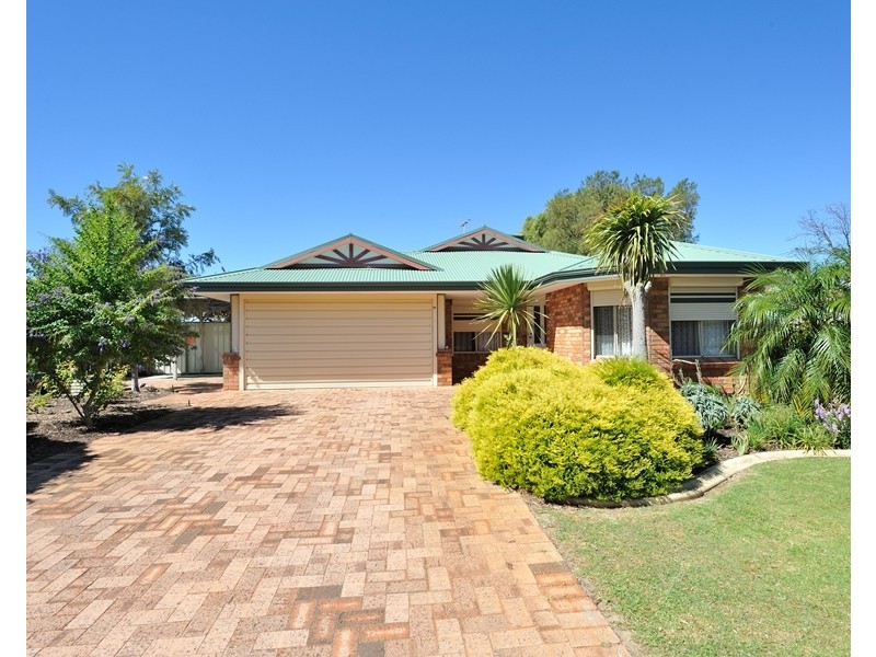 6 Hamilton Place, Safety Bay WA 6169