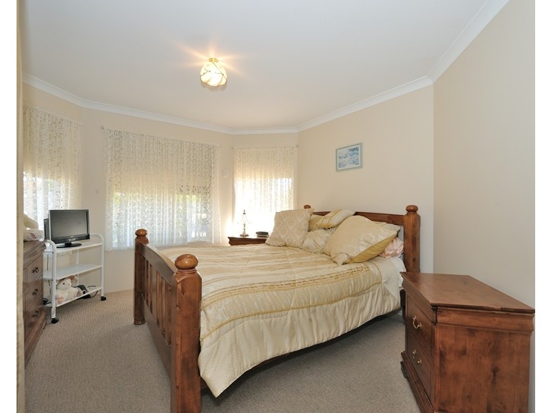 6 Hamilton Place, Safety Bay WA 6169