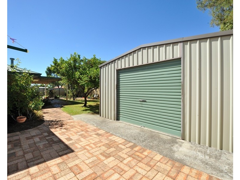 6 Hamilton Place, Safety Bay WA 6169
