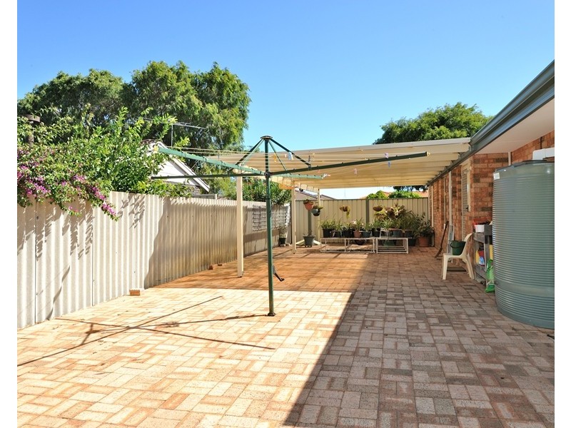 6 Hamilton Place, Safety Bay WA 6169