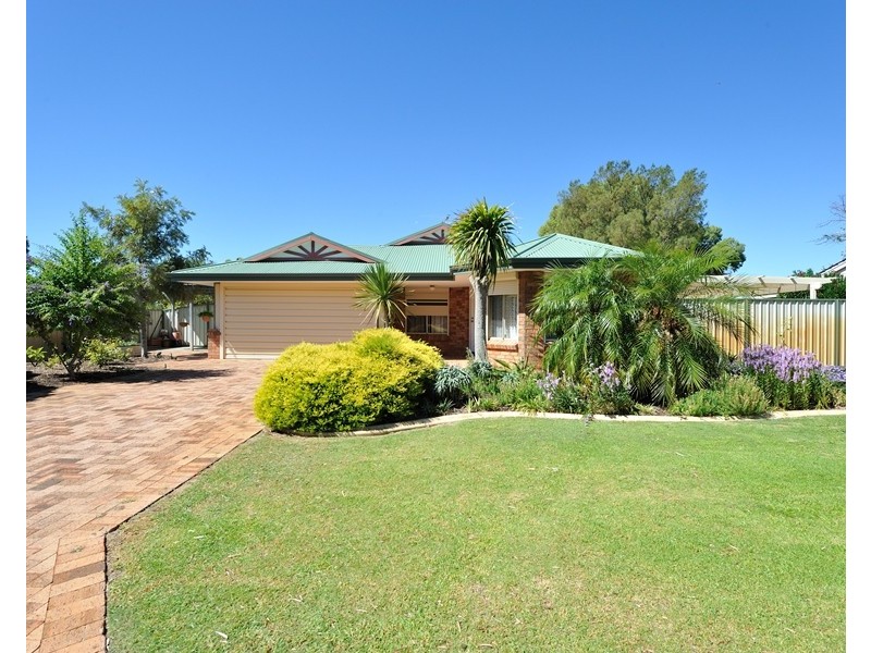 6 Hamilton Place, Safety Bay WA 6169