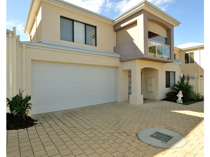 2/138 Lewington Street, Rockingham WA 6168