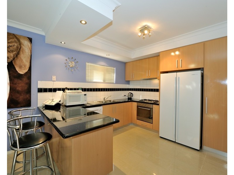 2/138 Lewington Street, Rockingham WA 6168