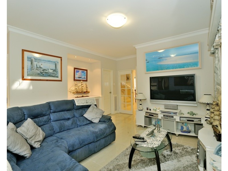 2/138 Lewington Street, Rockingham WA 6168