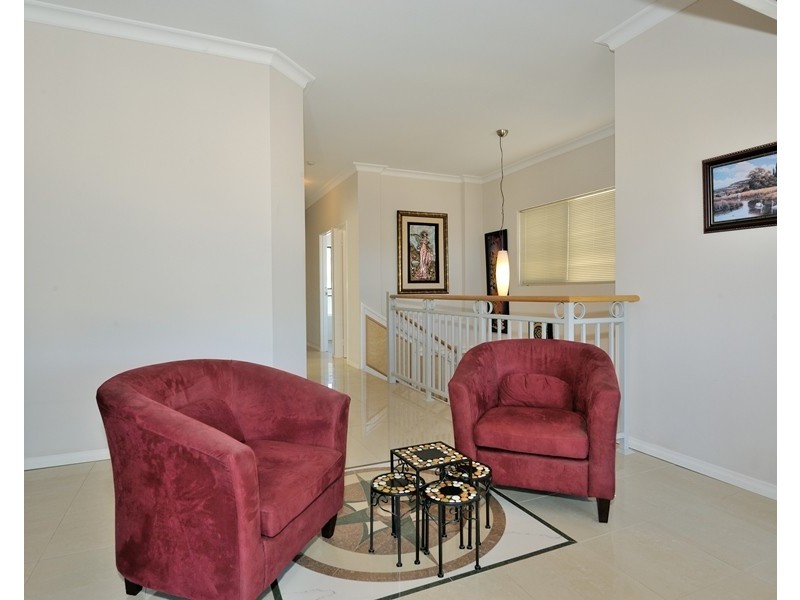 2/138 Lewington Street, Rockingham WA 6168