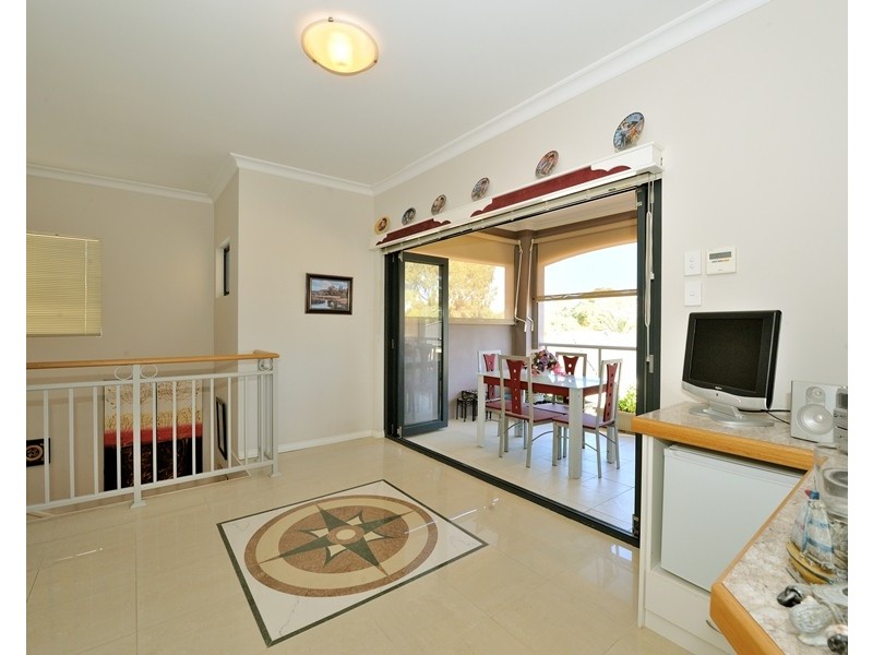 2/138 Lewington Street, Rockingham WA 6168