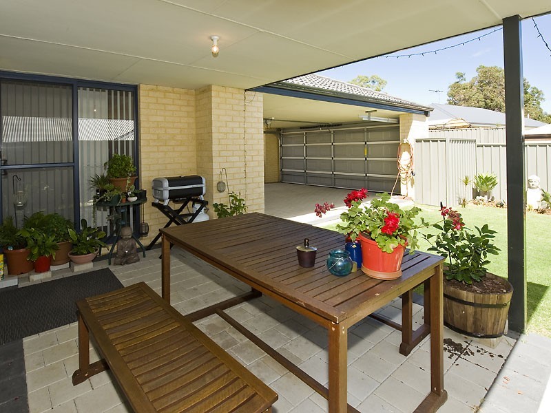 10 Petersfield Lane, Wellard WA 6170