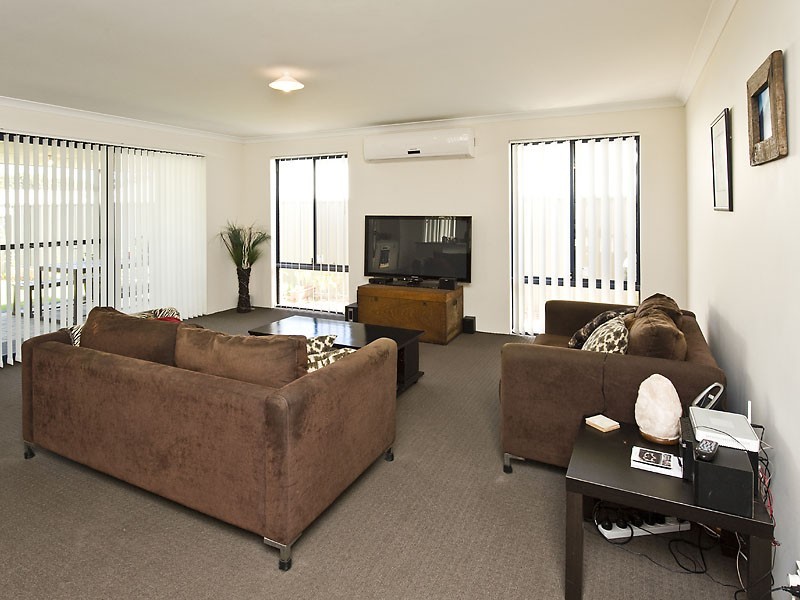 10 Petersfield Lane, Wellard WA 6170