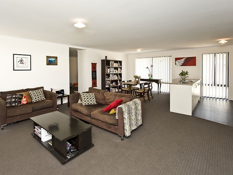 10 Petersfield Lane, Wellard WA 6170