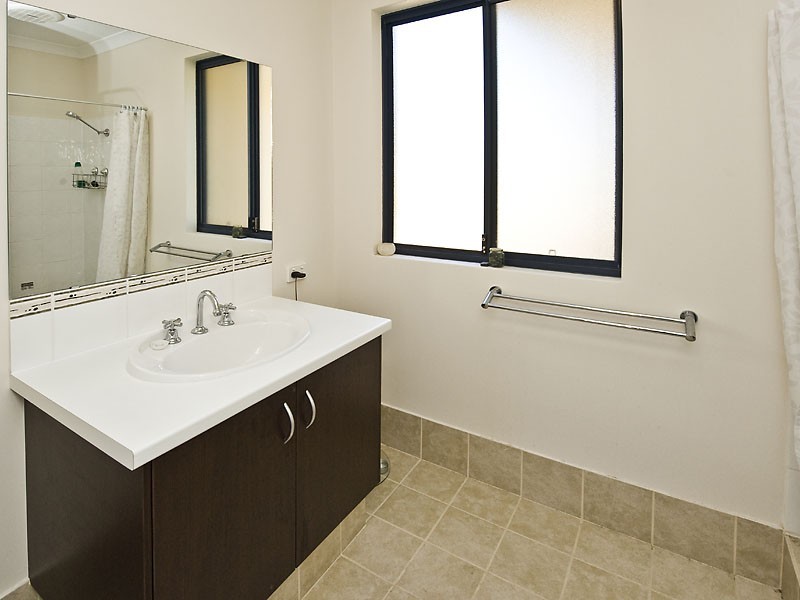 10 Petersfield Lane, Wellard WA 6170