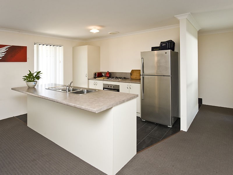 10 Petersfield Lane, Wellard WA 6170