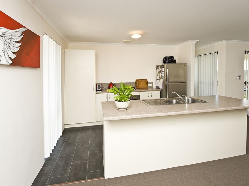 10 Petersfield Lane, Wellard WA 6170