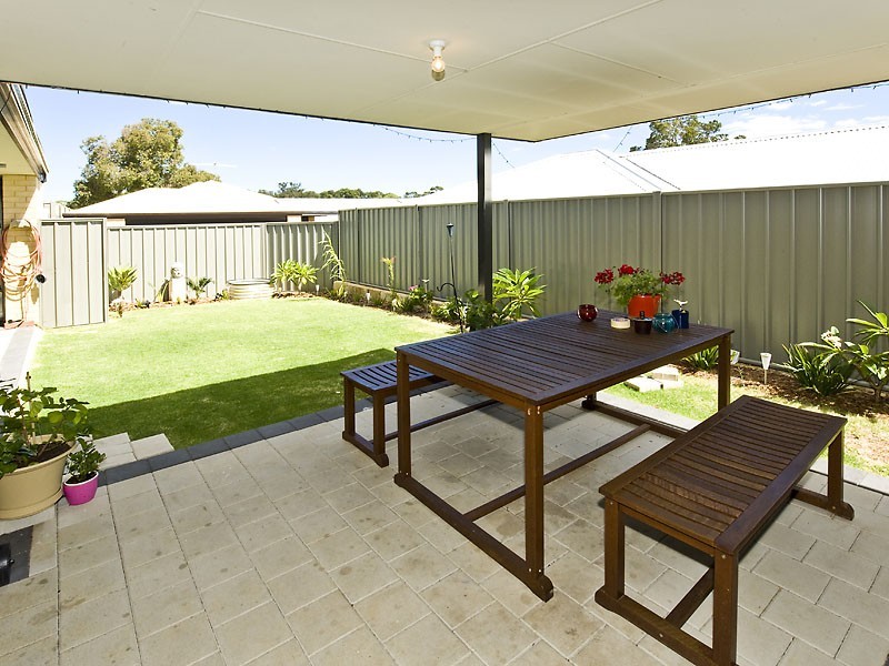 10 Petersfield Lane, Wellard WA 6170