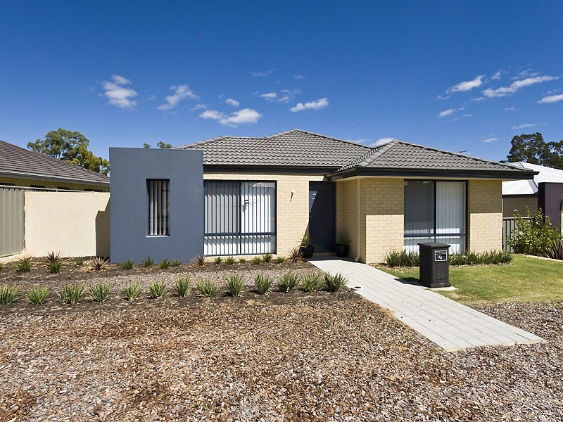 10 Petersfield Lane, Wellard WA 6170