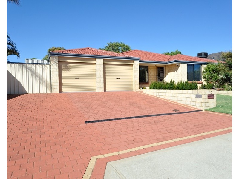 15 Holyrood Close, Orelia WA 6167