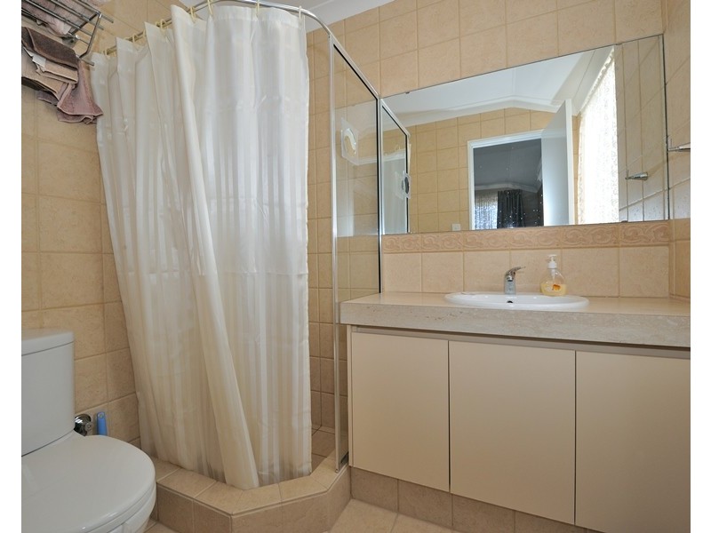 15 Holyrood Close, Orelia WA 6167