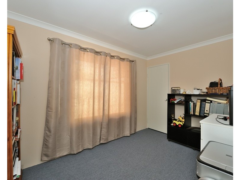 15 Holyrood Close, Orelia WA 6167