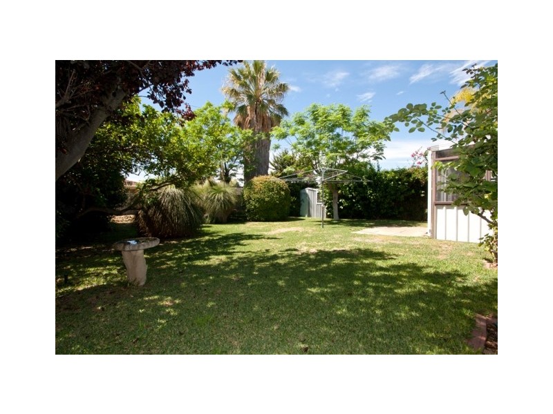 21  LINVILLE AVENUE, Cooloongup WA 6168